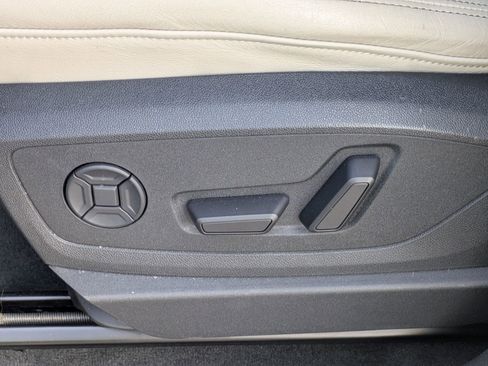 Used 2024 Audi Q8 e-tron Premium Plus w/ Premium Plus Package image 20