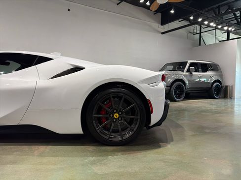 Used 2023 Ferrari SF90 Stradale image 5