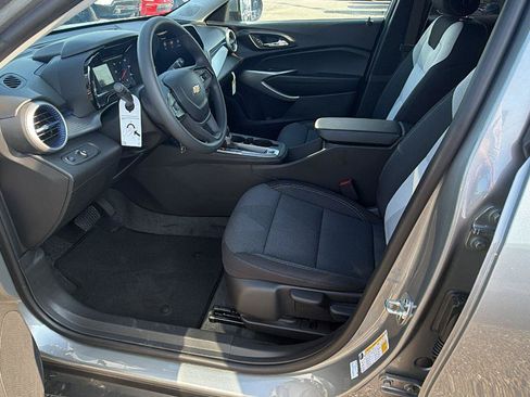 New 2026 Chevrolet Trax LS w/ LS Convenience Package FWD image 14