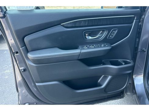Used 2024 Honda Pilot Elite image 11