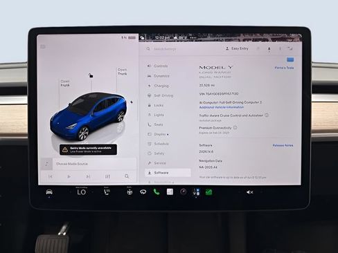 Used 2023 Tesla Model Y Long Range AWD/4WD image 18