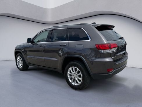 Used 2021 Jeep Grand Cherokee Laredo w/ Security & Convenience Group AWD/4WD image 3