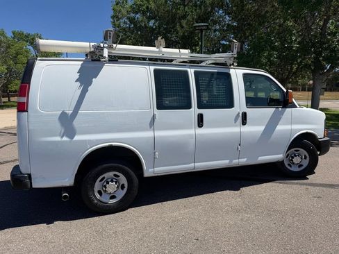 Used 2013 Chevrolet Express 2500 RWD image 4