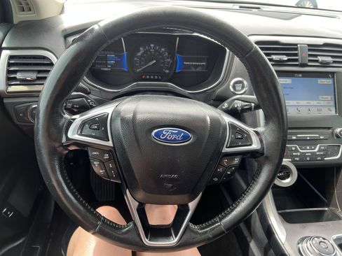Used 2017 Ford Fusion Energi SE FWD image 9
