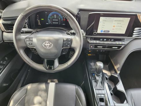 Used 2025 Toyota Camry SE FWD image 26