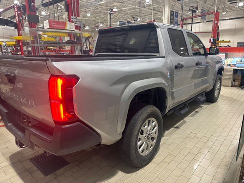 Used 2025 Toyota Tacoma SR image 45