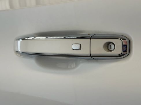 Used 2024 Chevrolet Tahoe Premier image 13