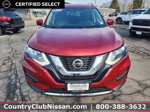 Certified 2018 Nissan Rogue SV w/ Premium Package image 3
