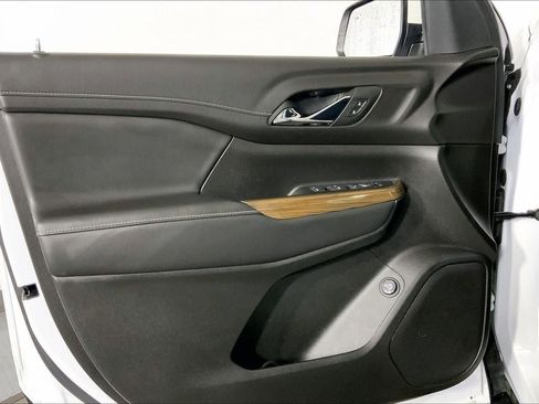 Used 2023 GMC Acadia SLE w/ Driver Convenience Package image 25