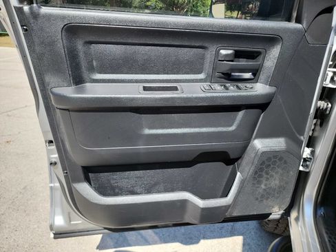 Used 2015 RAM 2500 Tradesman w/ Chrome Appearance Group AWD/4WD image 18
