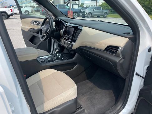 Used 2023 Chevrolet Traverse LS AWD/4WD image 19
