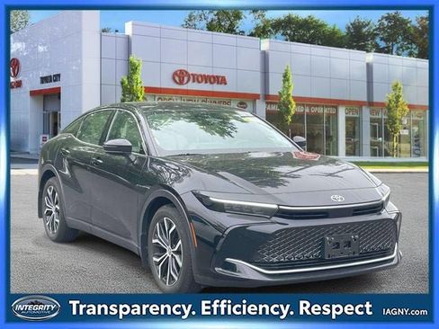 Used 2023 Toyota Crown AWD/4WD image 1