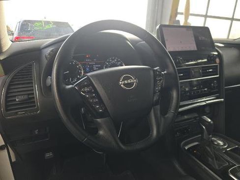 Used 2024 Nissan Armada SV image 8