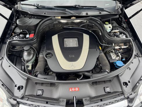 Used 2010 Mercedes-Benz GLK 350 4MATIC image 32