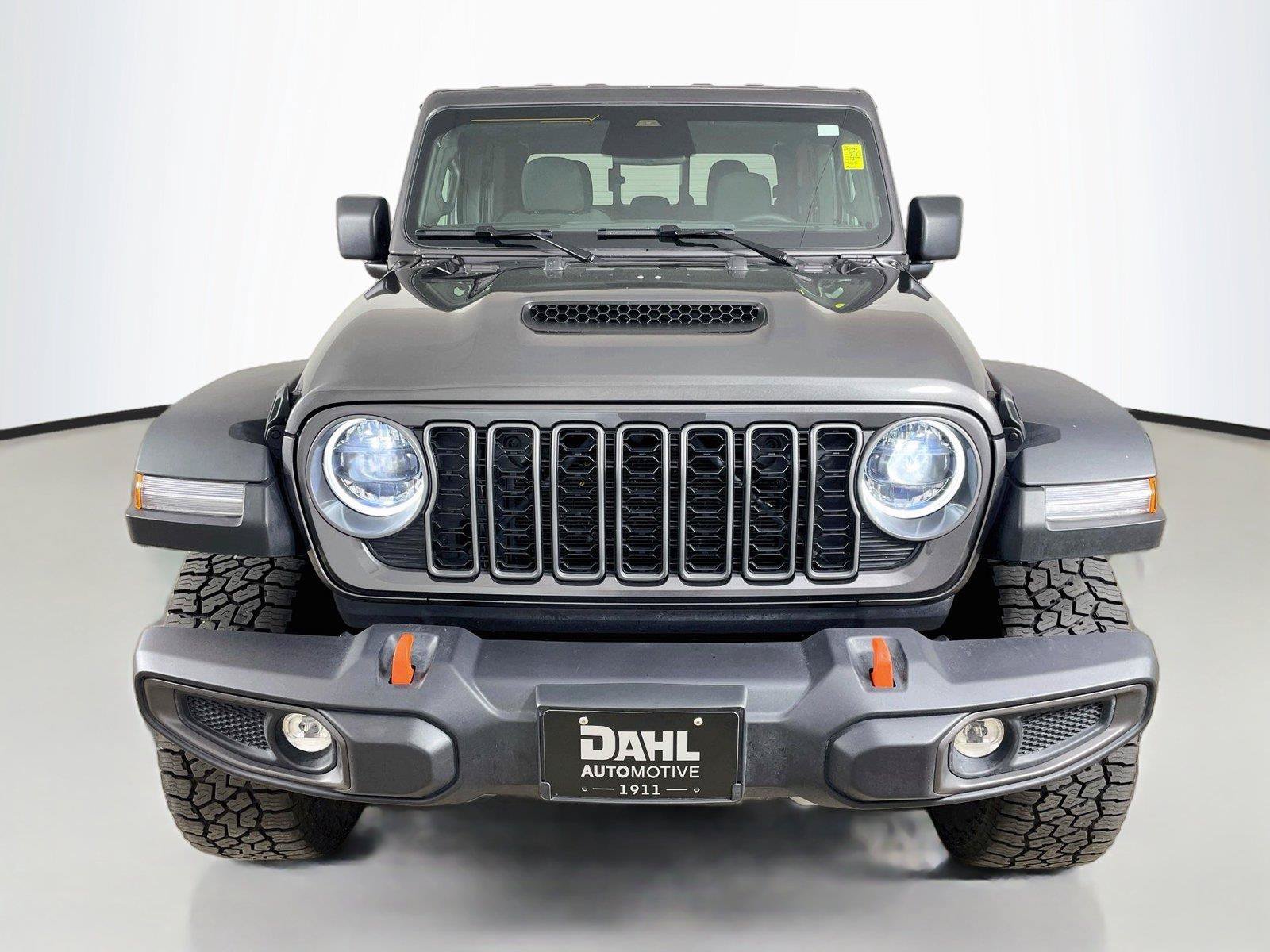 Used 2026 Jeep Gladiator Mojave AWD/4WD image 3