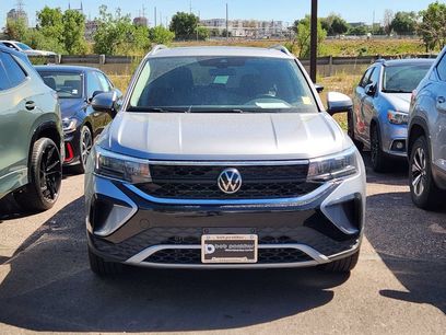Used 2023 Volkswagen Taos SE w/ Panoramic Sunroof Package