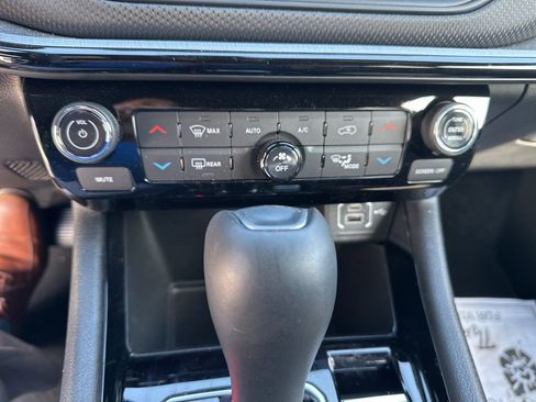 Used 2025 Jeep Compass Limited w/ High Altitude Package image 11