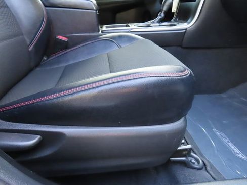 Used 2016 Toyota Camry SE FWD image 29