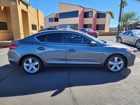 Used 2014 Acura ILX w/ Technology Package image 2