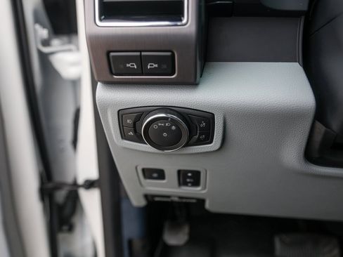 Used 2022 Ford F350 Limited image 15