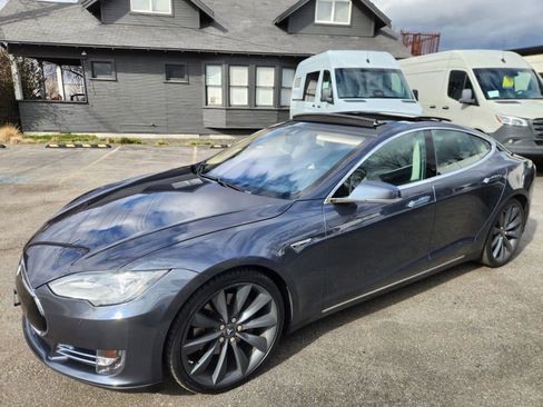 Used 2015 Tesla Model S 85D image 28