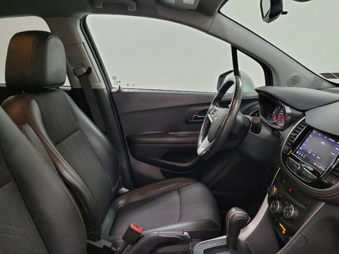 Used 2021 Chevrolet Trax LT w/ Driver Confidence Package AWD/4WD image 21
