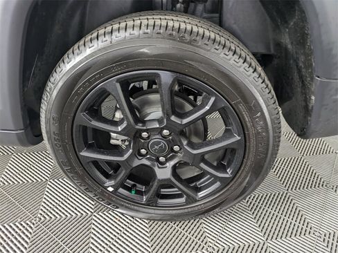 New 2026 Jeep Compass Latitude image 17