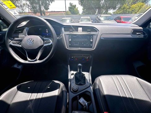 Used 2022 Volkswagen Tiguan SE AWD/4WD image 17