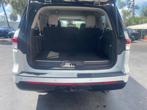 Used 2023 Lincoln Navigator L Reserve AWD/4WD image 5