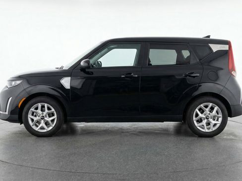 Used 2025 Kia Soul LX w/ LX Technology Package image 5