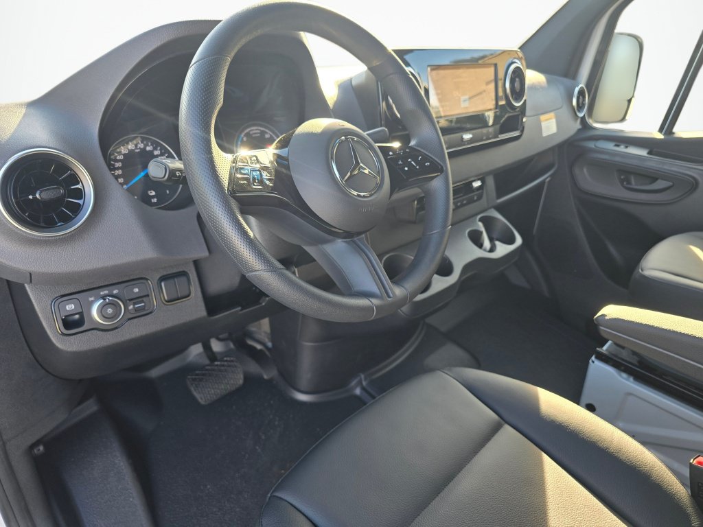 New 2025 Mercedes-Benz eSprinter 170 Cargo image 10