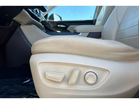 Used 2022 Toyota Highlander XLE image 13