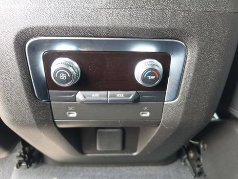 Used 2021 GMC Yukon SLT AWD/4WD image 11