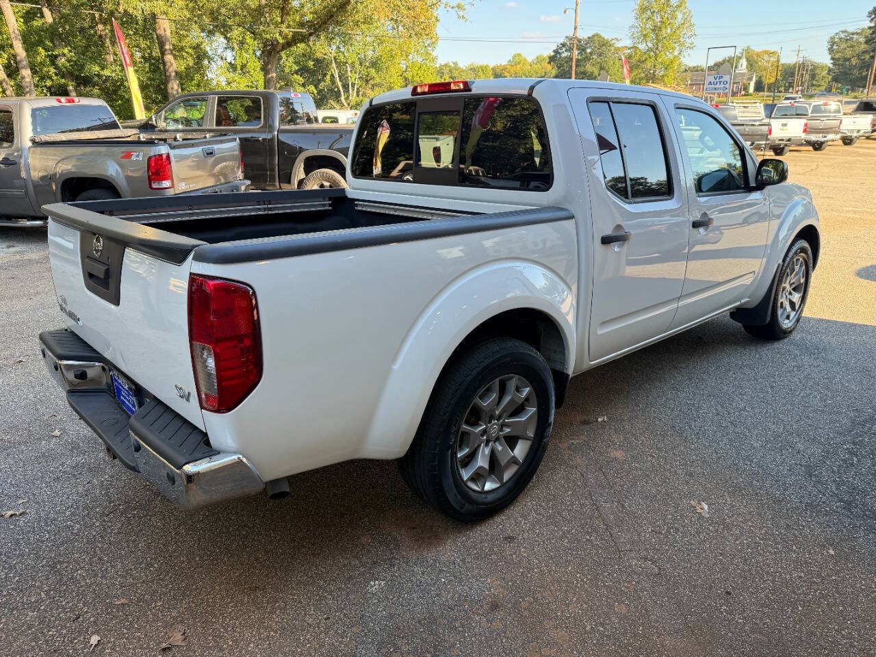 Used 2020 Nissan Frontier SV RWD image 4