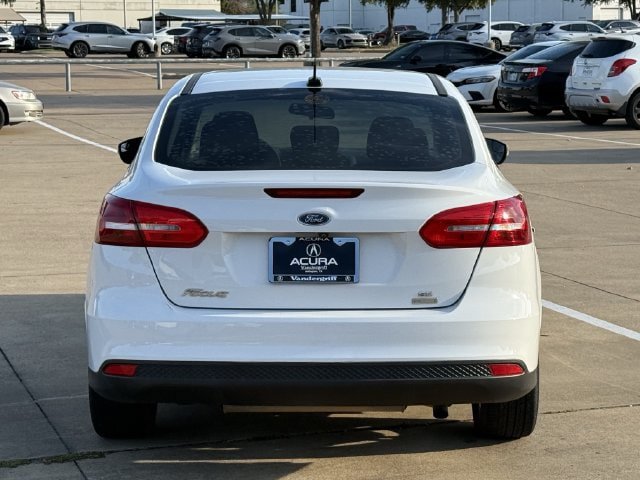 Used 2017 Ford Focus SE FWD image 5