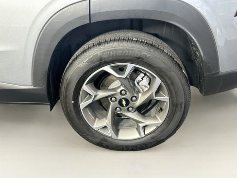 Used 2026 Chevrolet Trax LT FWD image 11