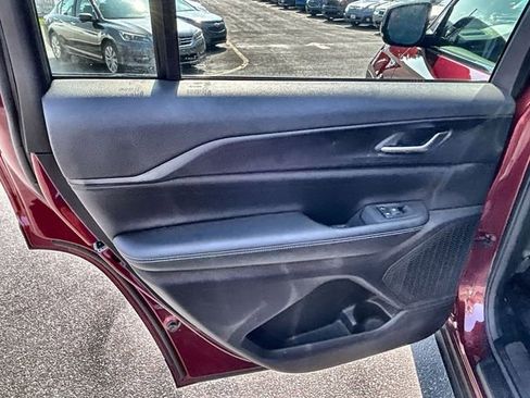 Used 2024 Jeep Grand Cherokee L Laredo image 25