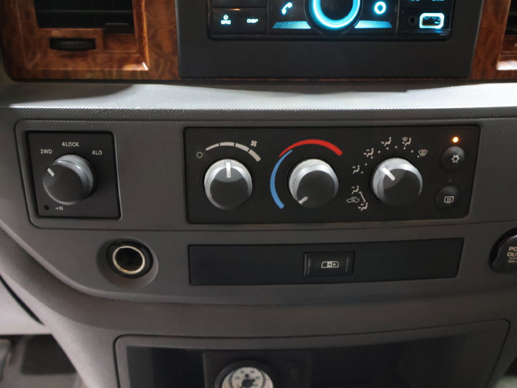Used 2006 Dodge Ram 2500 Truck SLT w/ Light Group AWD/4WD image 8