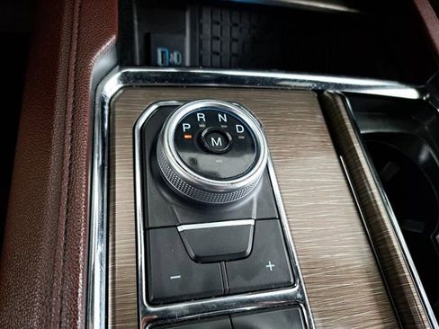Used 2024 Ford Expedition Limited image 16