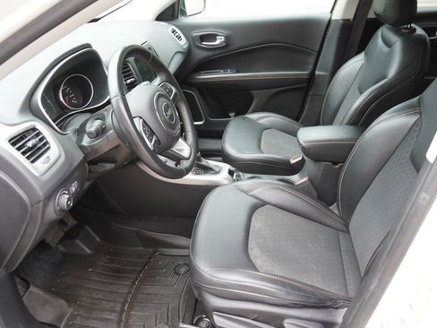 Used 2019 Jeep Compass Latitude AWD/4WD image 13