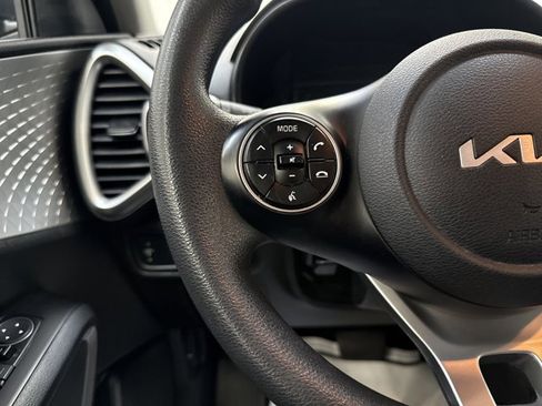 Certified 2022 Kia Soul LX image 17