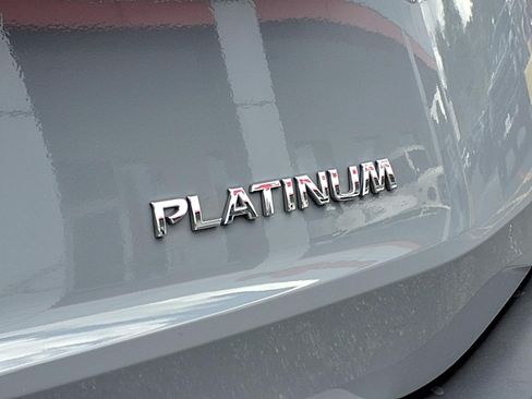 Used 2023 Nissan Rogue Platinum w/ Platinum Premium Package FWD image 11