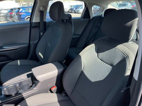 Used 2025 Kia K4 FWD image 37
