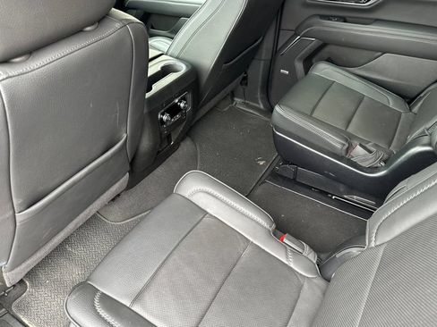 Used 2025 GMC Yukon Denali AWD/4WD image 12