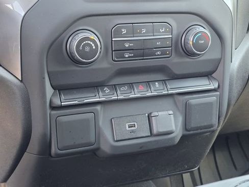 Used 2019 Chevrolet Silverado 1500 Custom Trail Boss w/ Custom Convenience Package AWD/4WD image 16