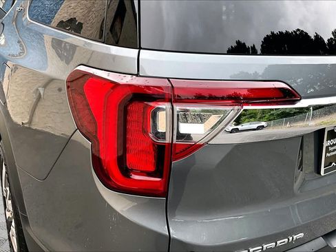 Used 2021 GMC Acadia SLT w/ LPO, Floor Liner Package FWD image 29