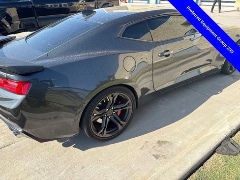 Used 2018 Chevrolet Camaro SS RWD image 7