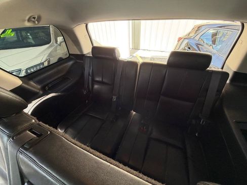Used 2014 Chevrolet Tahoe LT RWD image 12