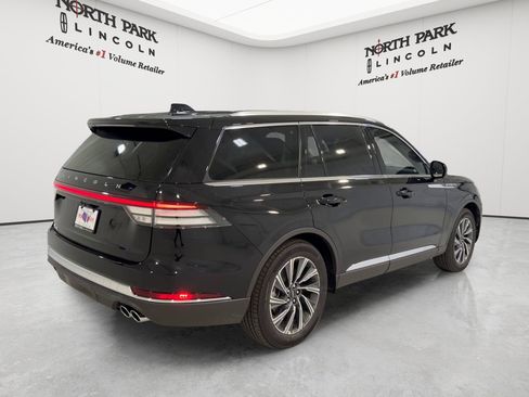 New 2026 Lincoln Aviator 2WD image 5