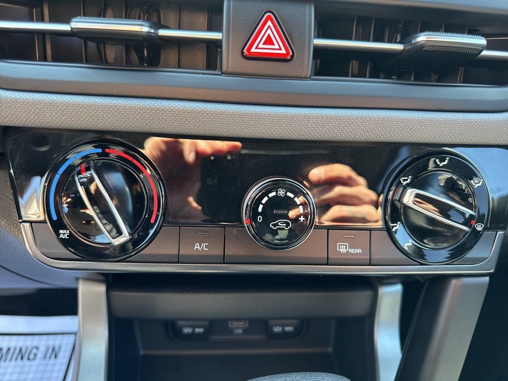 Certified 2024 Kia Seltos LX AWD/4WD image 33